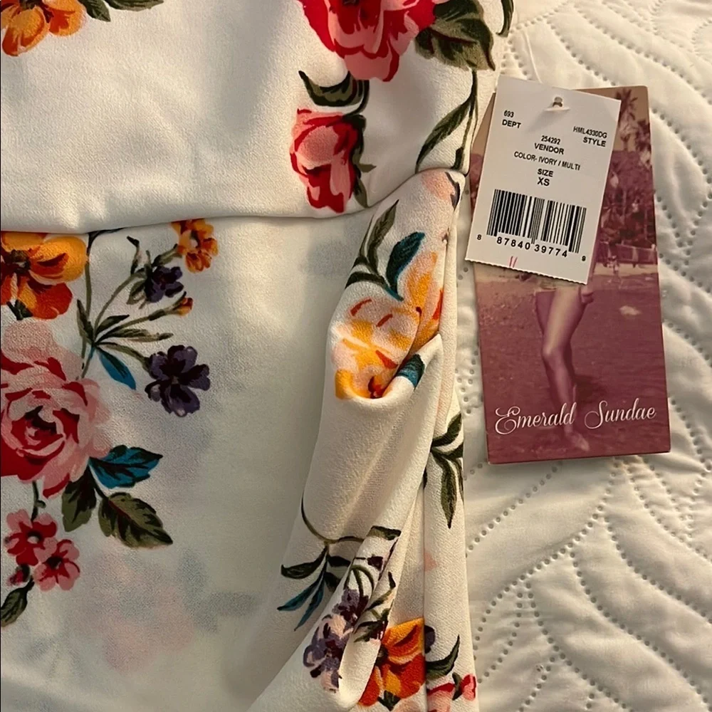 Emerald Sundae Floral Spaghetti Strap Dress - Picture 2 of 5